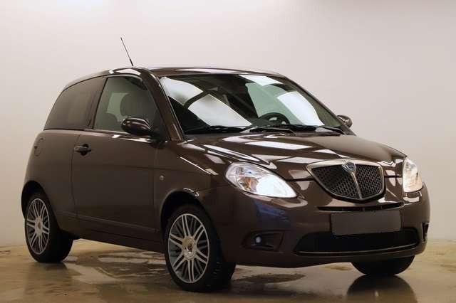 Lancia Ypsilon Versus 1.4 95PS Platino Klima USB MFL