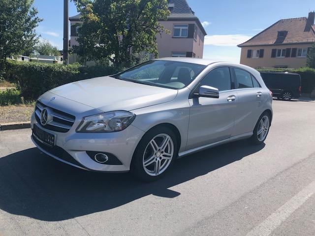 Mercedes-Benz A 180 Einparkhilfe * Sitzheizung * Navigationssystem